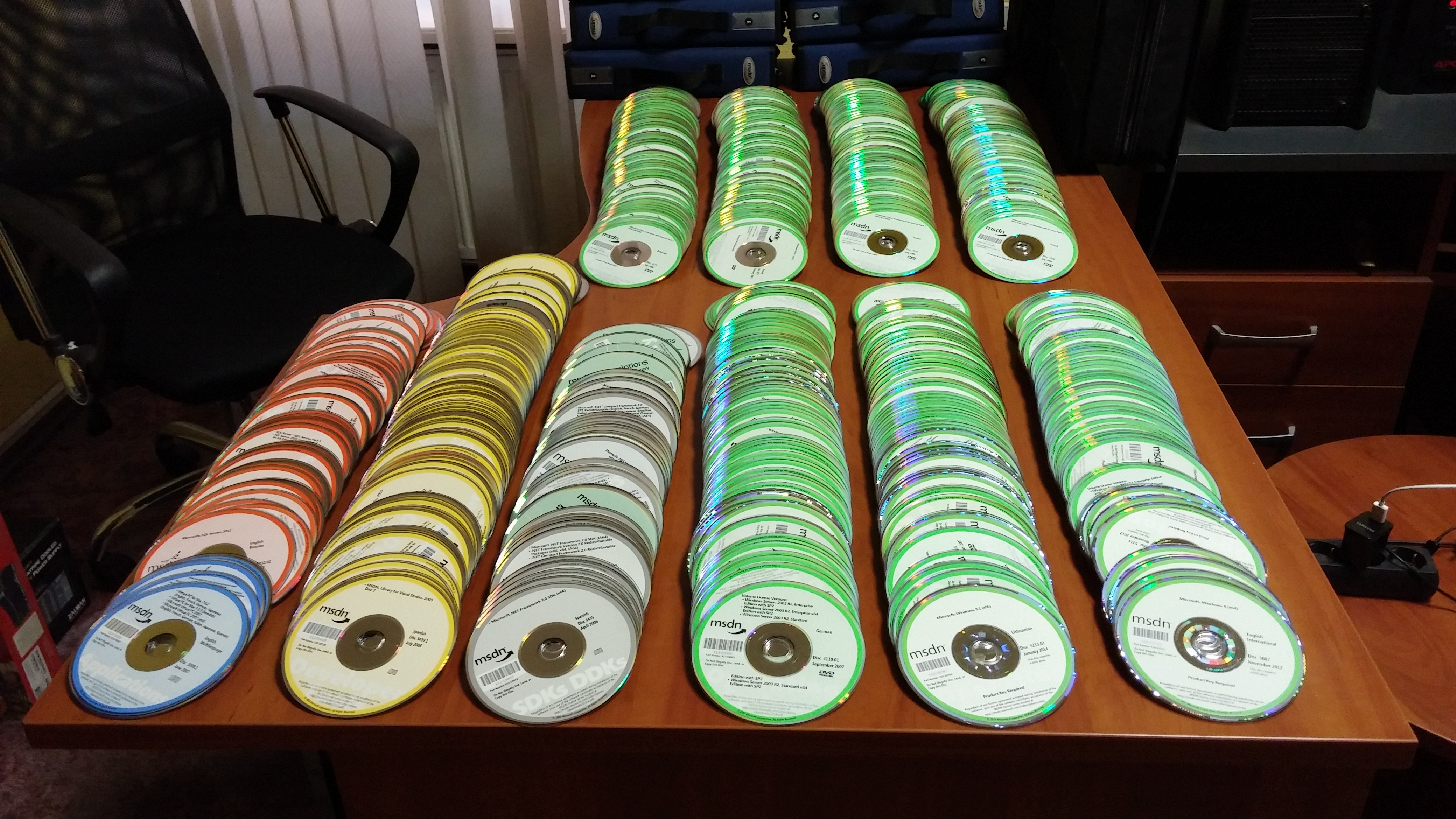 More than 1500 MSDN disks, zoom out